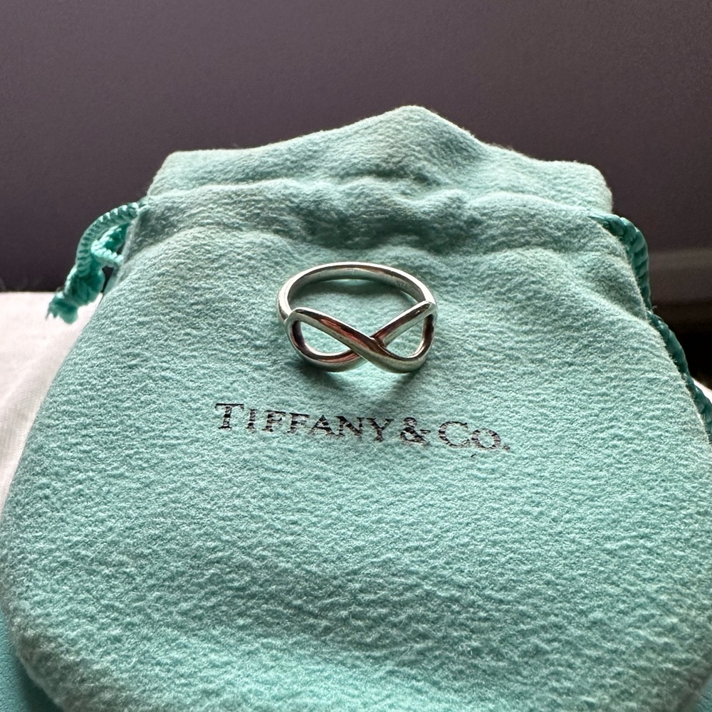 Tiffany & Co Infinity Ring